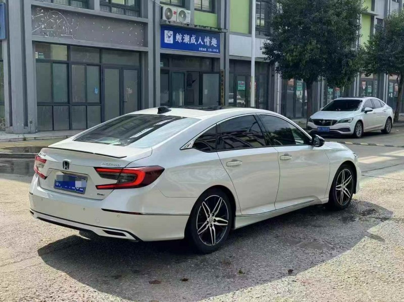 烟台22年本田雅阁7