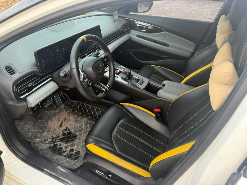 中山22年传祺影豹7