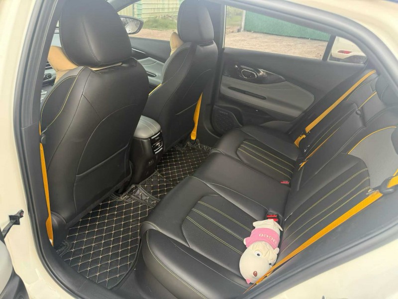 中山22年传祺影豹8