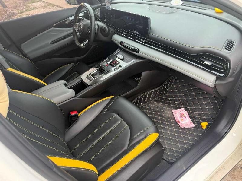 中山22年传祺影豹9