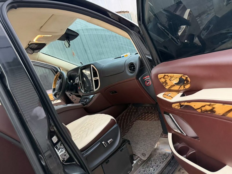 徐州19年奔驰威霆6