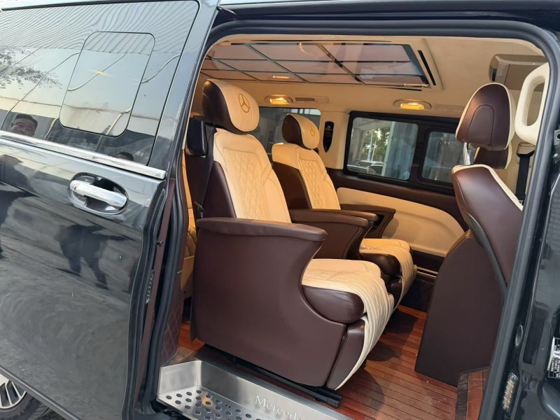 徐州19年奔驰威霆7