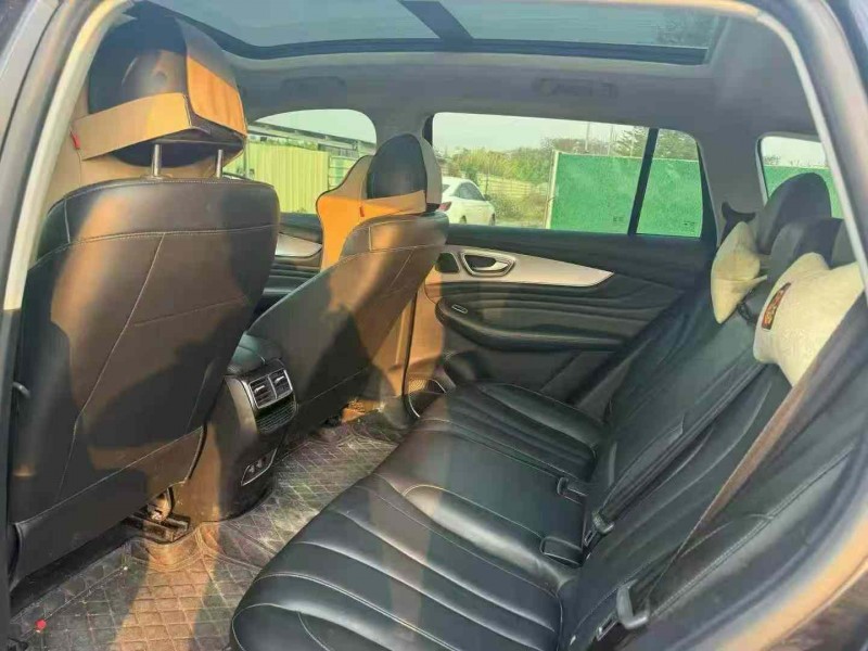 中山21年荣威RX58