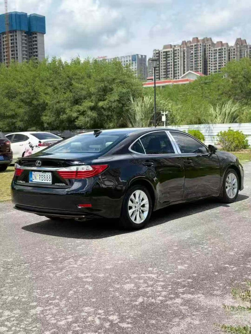 南宁13年雷克萨斯ES7