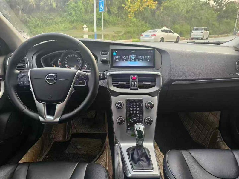 南宁18年沃尔沃V405