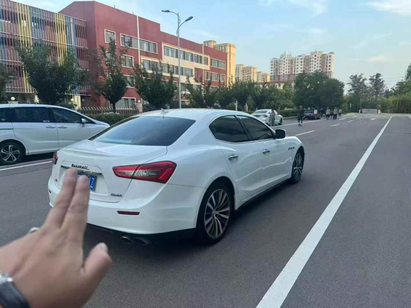 济南16年玛莎拉蒂Ghibli8