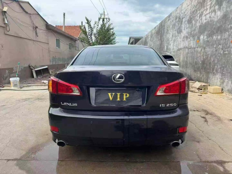 青岛11年雷克萨斯IS3