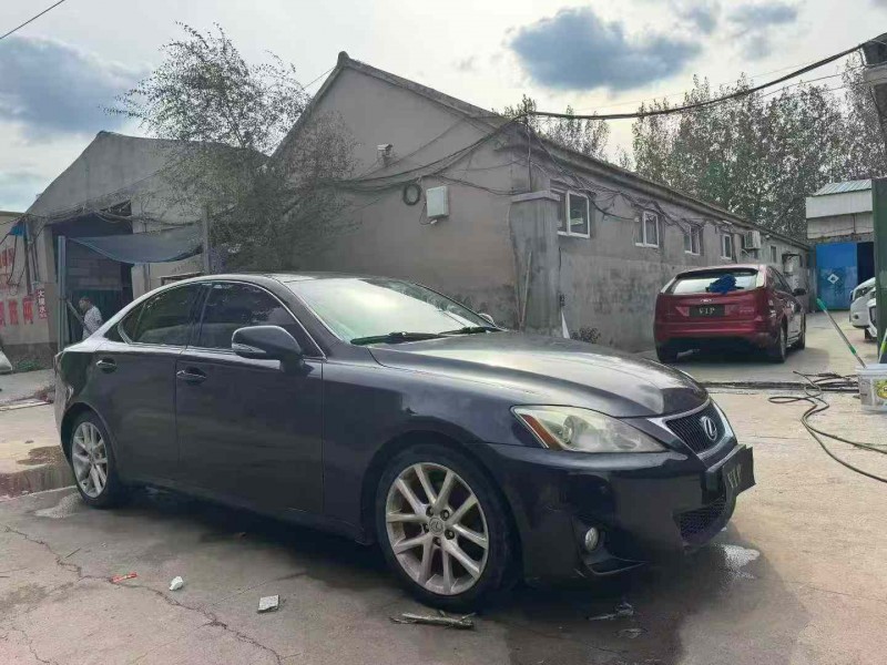青岛11年雷克萨斯IS4