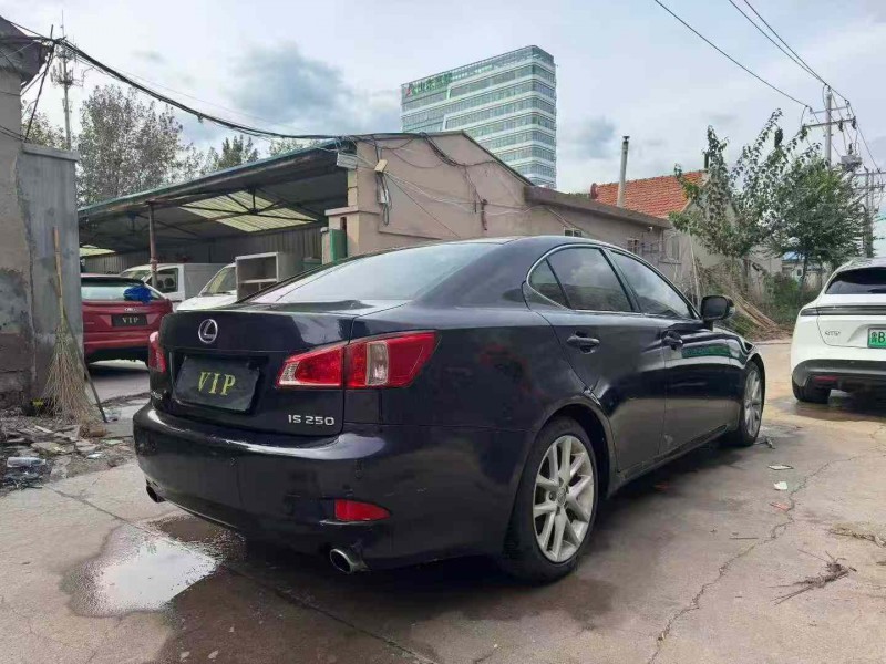 青岛11年雷克萨斯IS5