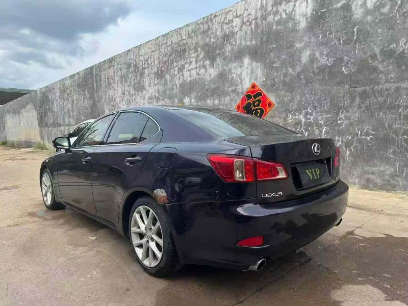 青岛11年雷克萨斯IS8