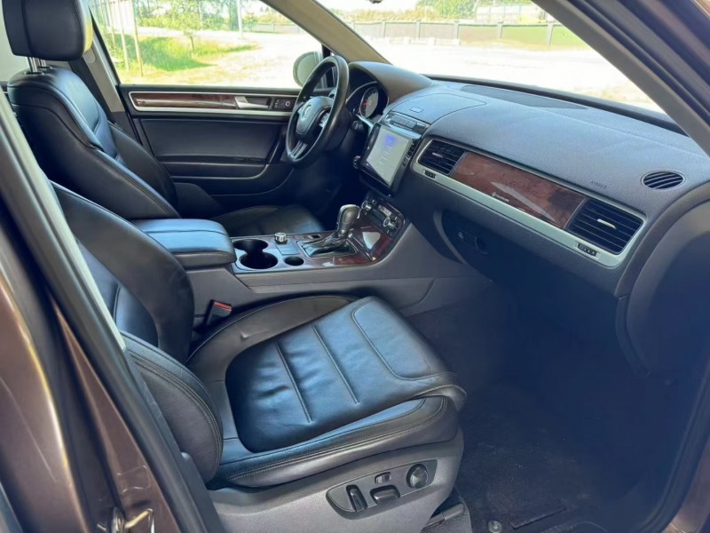 松原12年大众途锐6