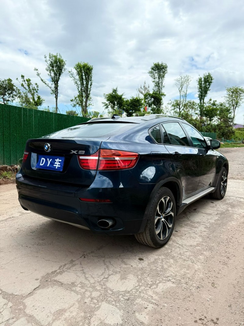 成都13年宝马X64