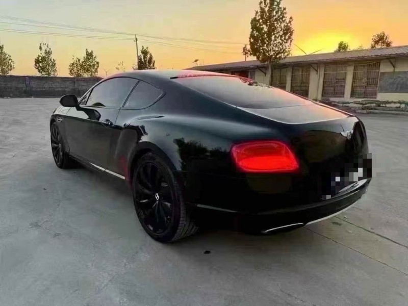 菏泽13年宾利欧陆8