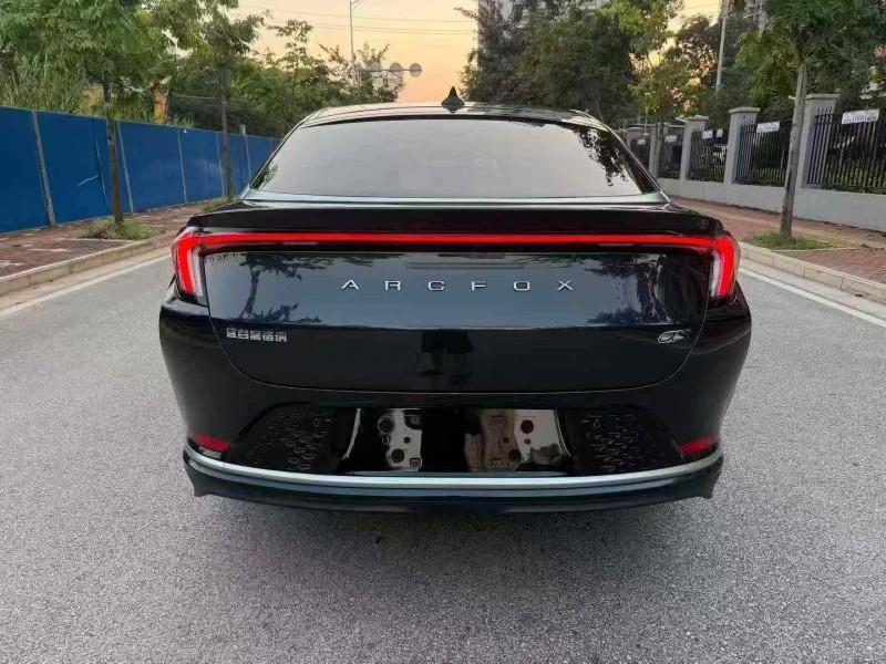 南宁23年极狐汽车阿尔法9