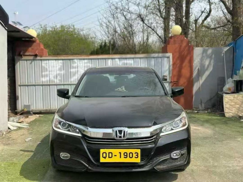 青岛18年本田雅阁1