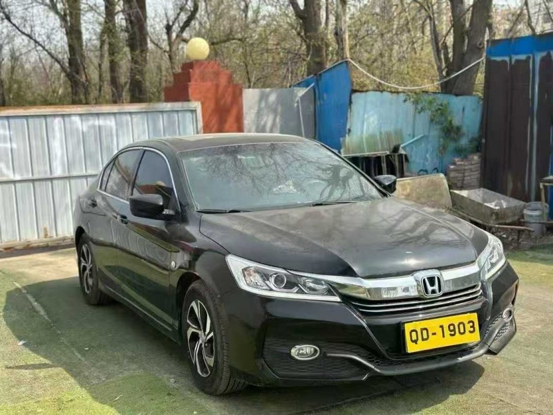 青岛18年本田雅阁3