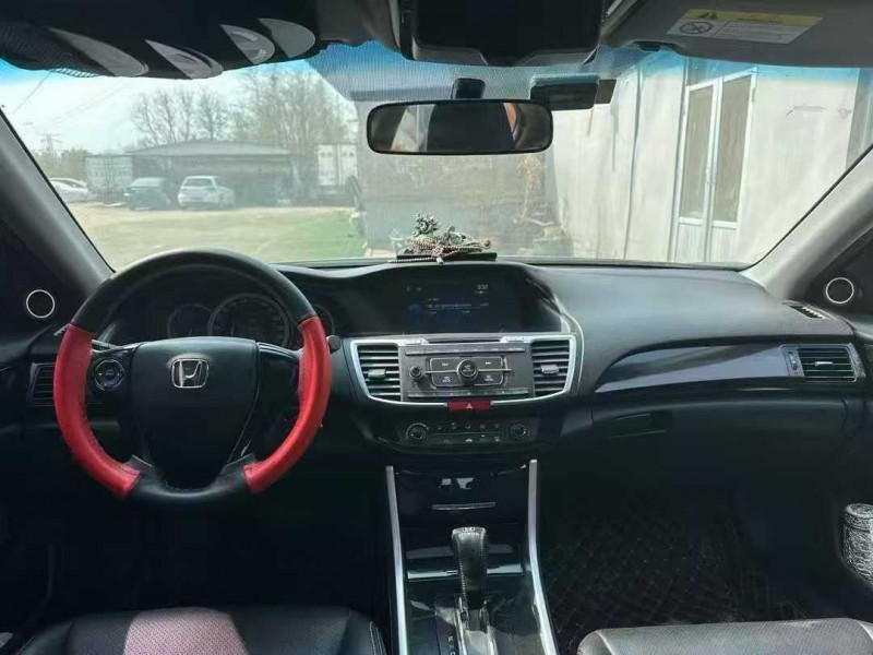 青岛18年本田雅阁6