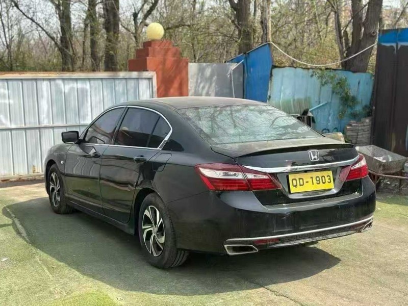 青岛18年本田雅阁9