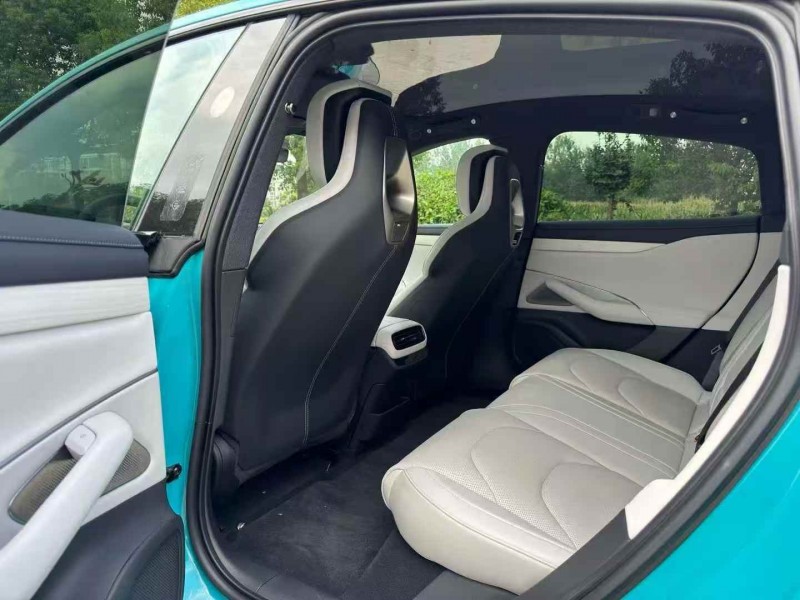 苏州24年小米SU77