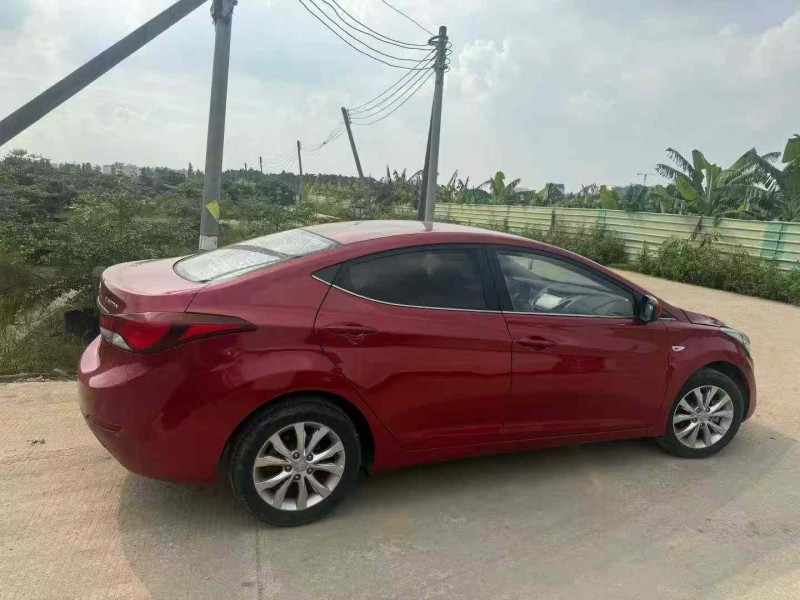 中山17年现代朗动4