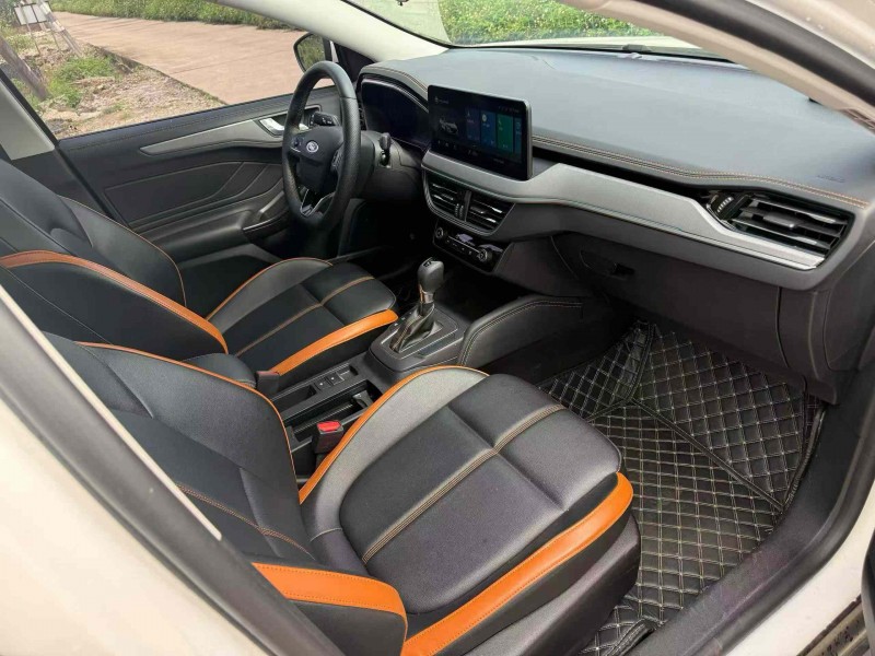 中山23年福特福克斯9