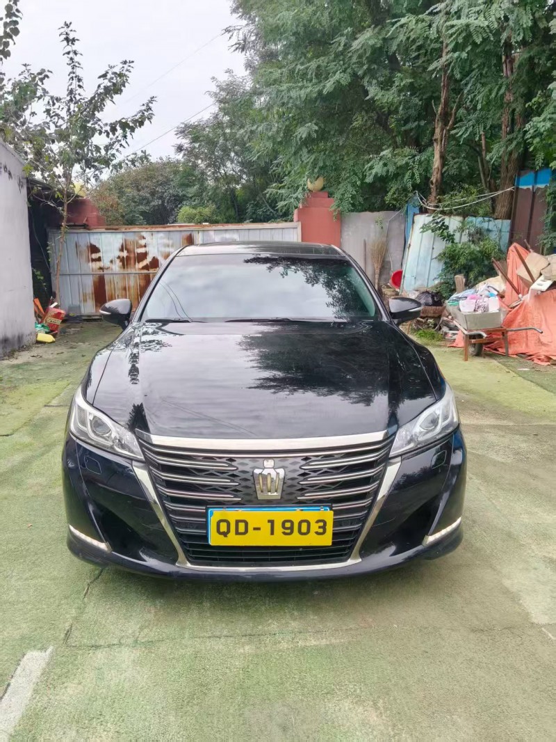 青岛18年丰田皇冠1