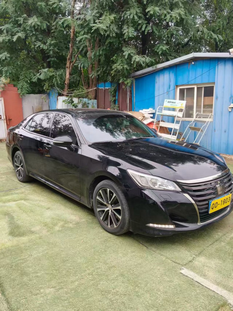 青岛18年丰田皇冠3