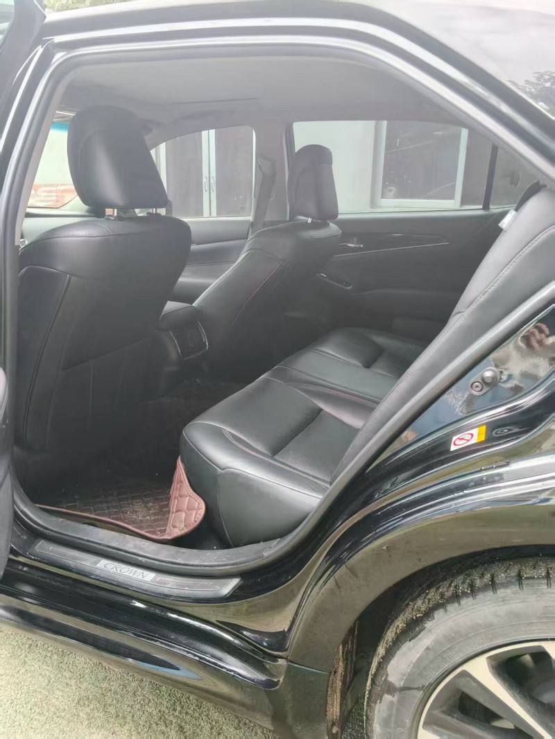 青岛18年丰田皇冠6