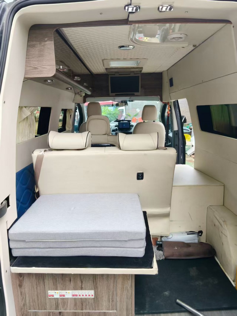 青岛21年福特全顺6