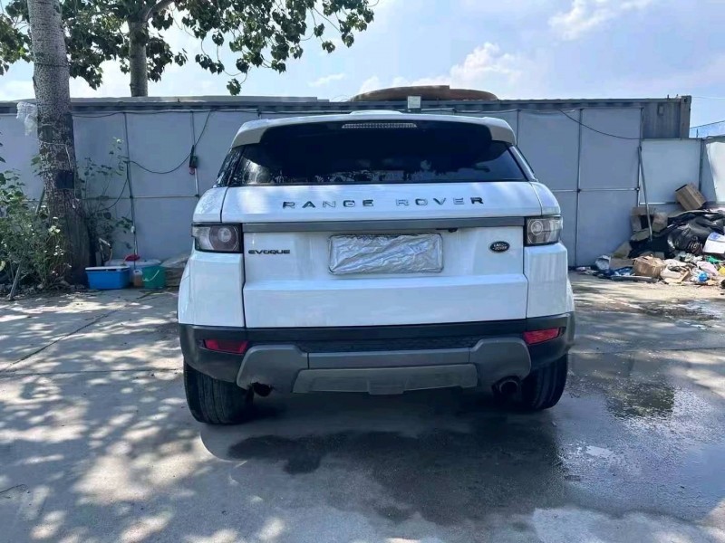 青岛15年路虎极光8