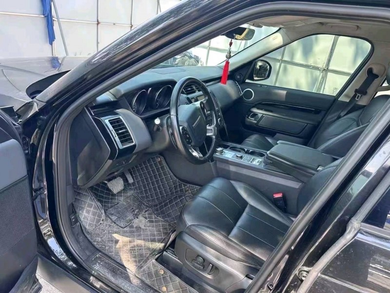 青岛19年路虎发现6