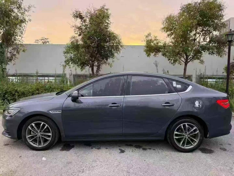 鄂州21年比亚迪秦8