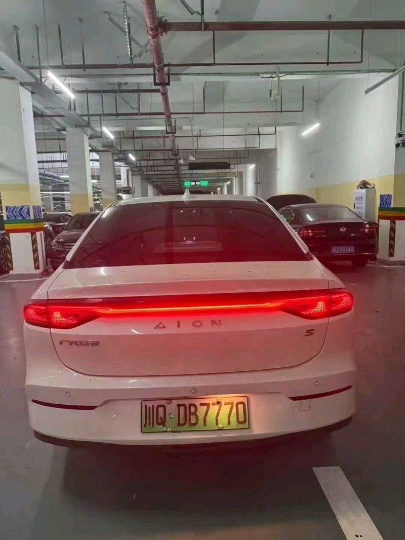 重庆23年传祺埃安S5809