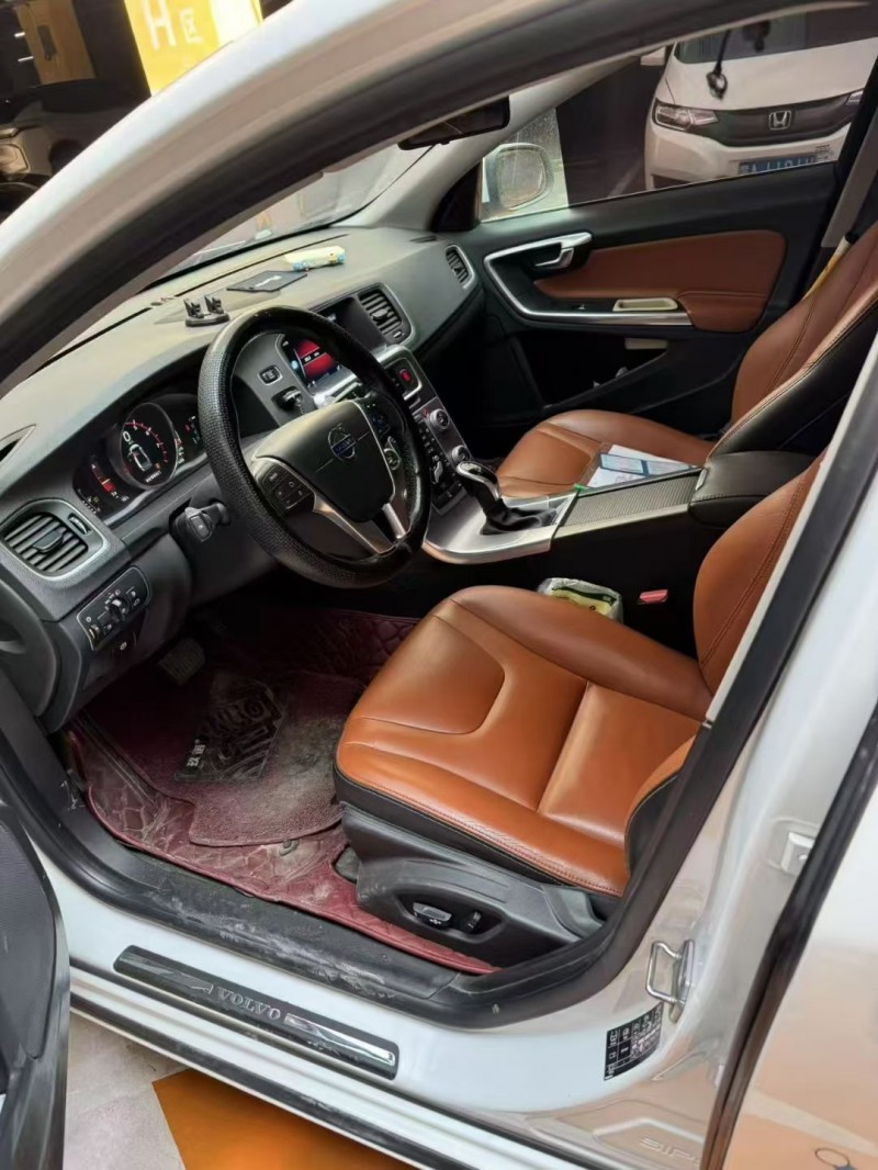 呼和浩特16年沃尔沃S60L5