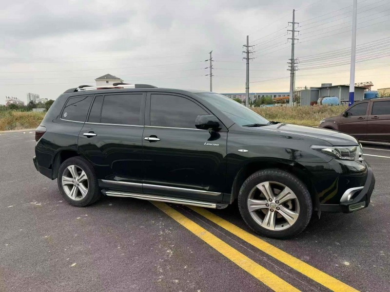 张家口13年丰田汉兰达2