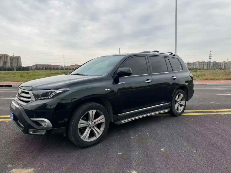 张家口13年丰田汉兰达3