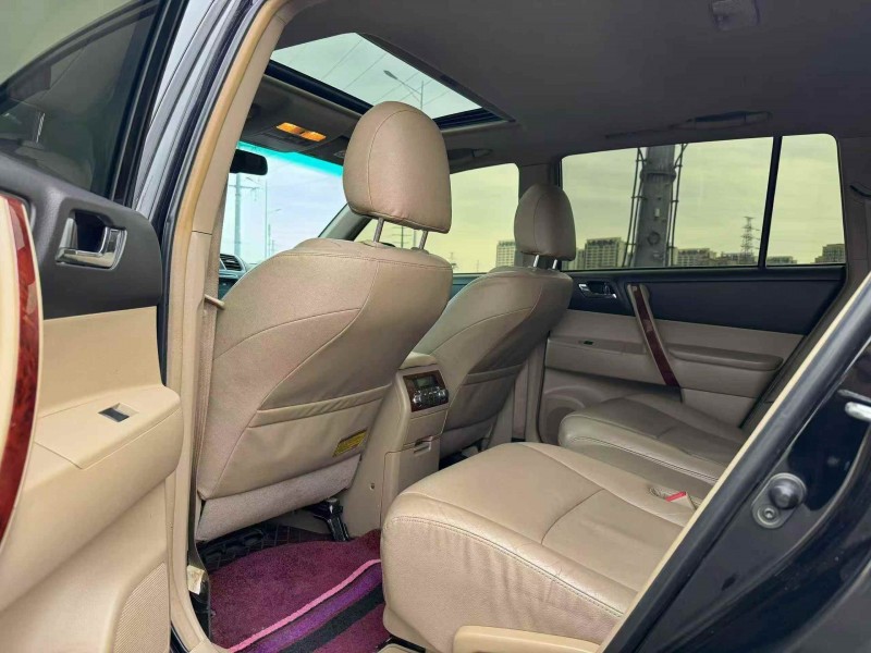 张家口13年丰田汉兰达4