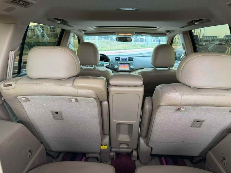 张家口13年丰田汉兰达8