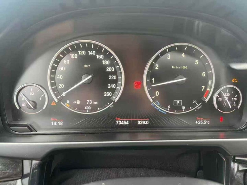 张家界15年宝马X55