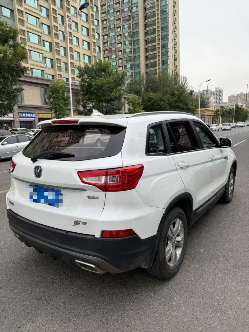 呼和浩特18年长安汽车CS758