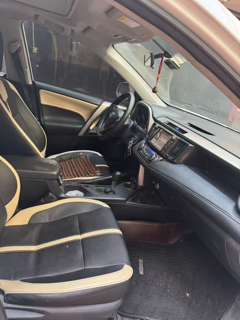呼和浩特16年丰田RAV44