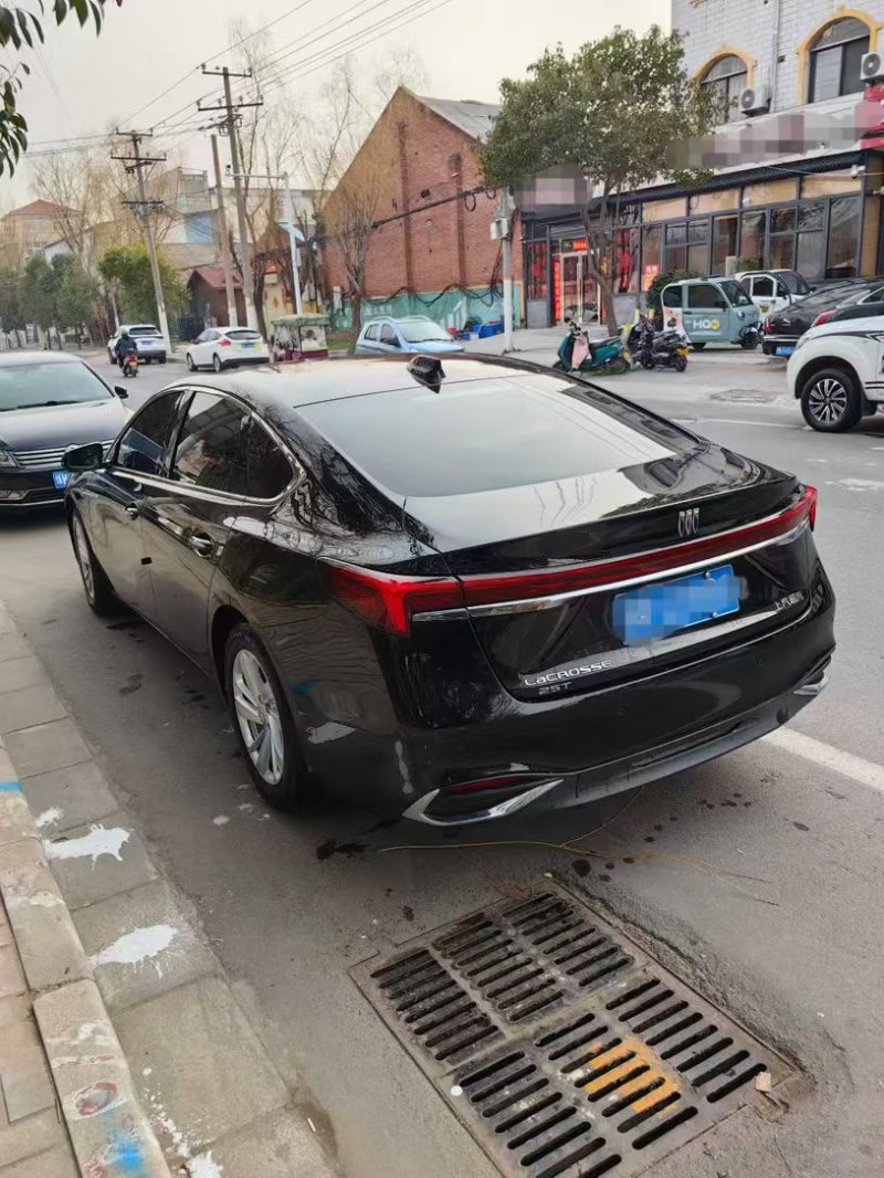 许昌24年别克君越5