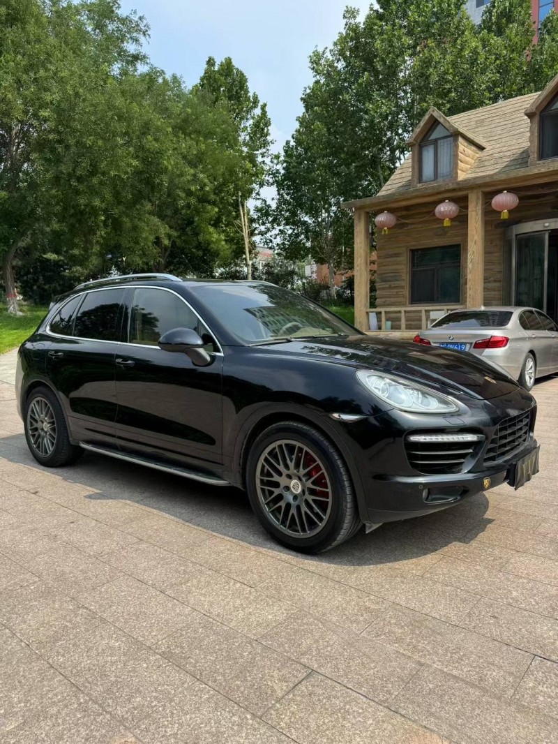 邢台14年保时捷卡宴3