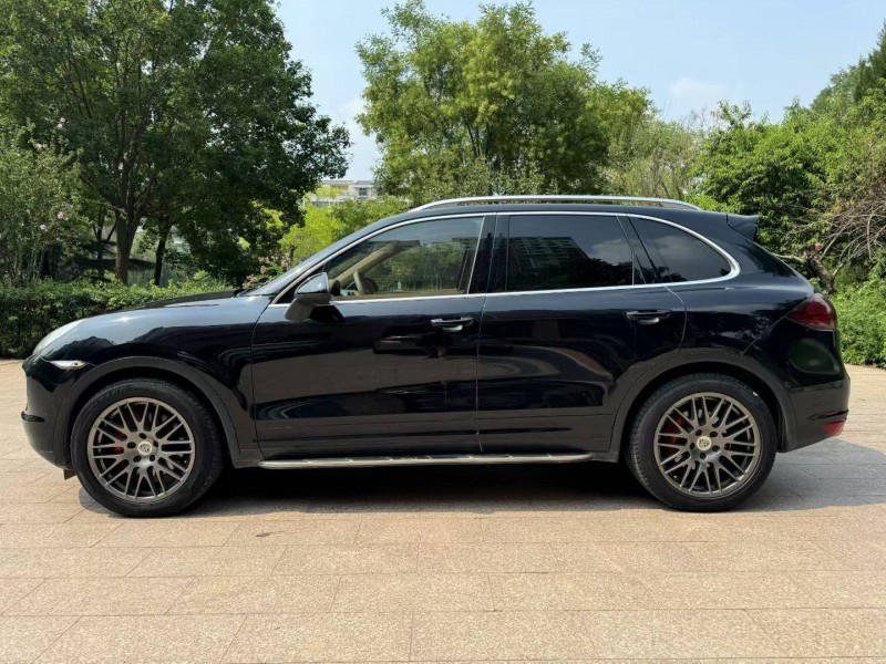 邢台14年保时捷卡宴4