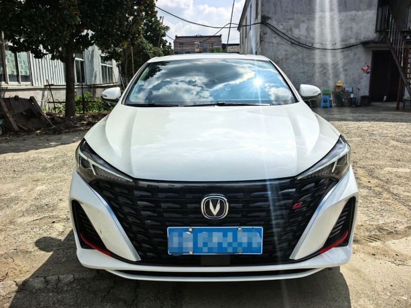 苏州25年长安汽车逸动1