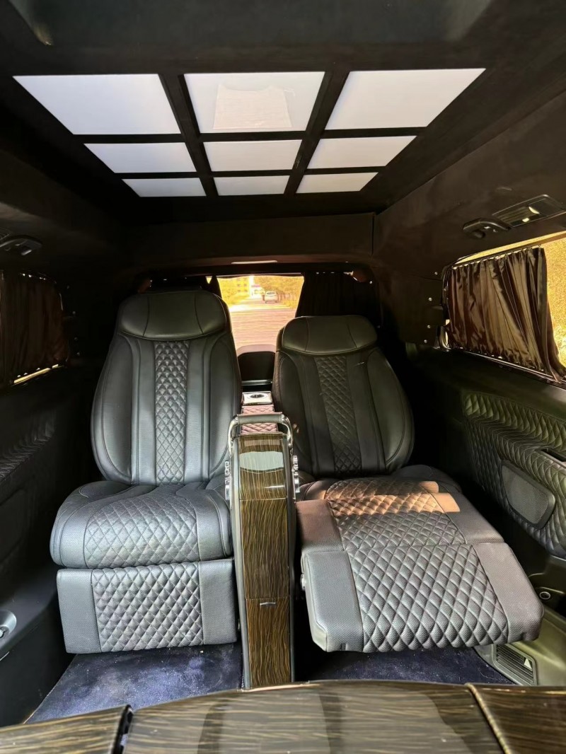 松原19年奔驰威霆4