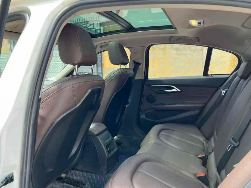 东营19年宝马1系6