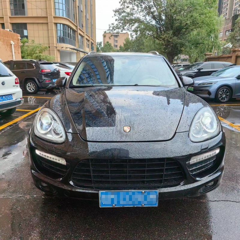 安阳11年保时捷卡宴1