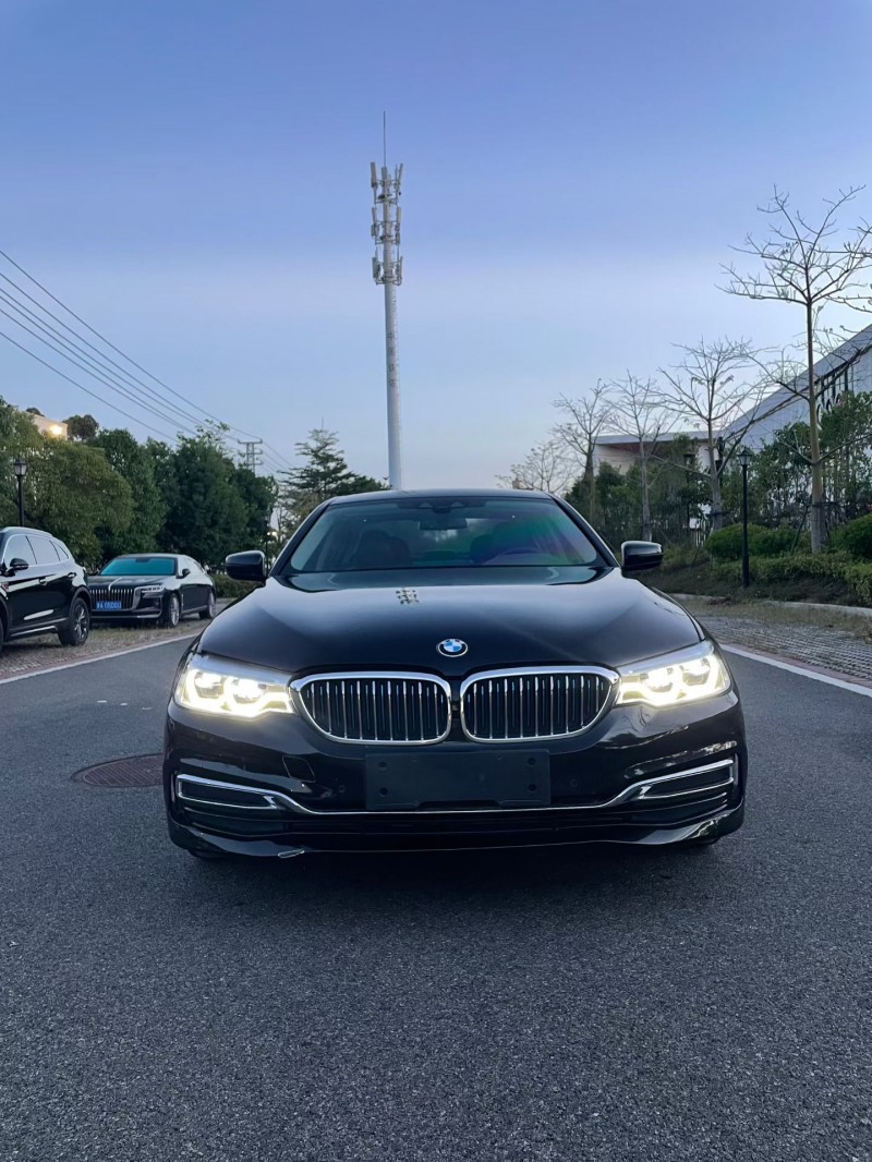 厦门19年宝马5系1