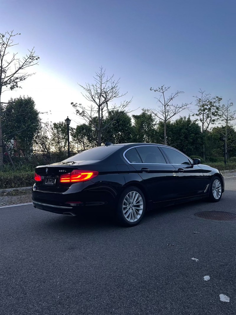 厦门19年宝马5系8
